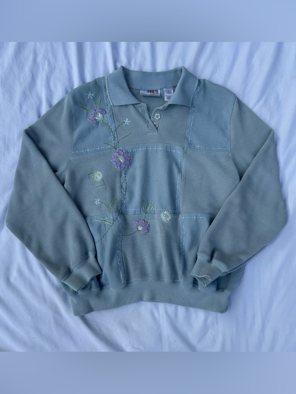 Vintage Embroidered Floral Collared Pullover
